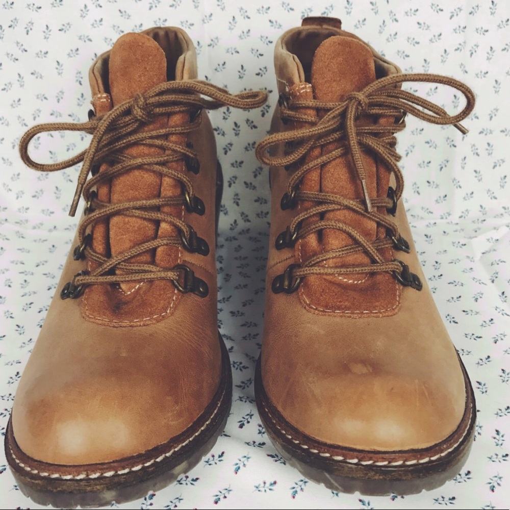 Size 9.5 tan booties